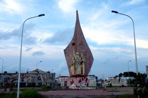 Cân nhắc kỹ việc tháo dỡ tượng đài khởi nghĩa Hòn Khoai ở Cà Mau